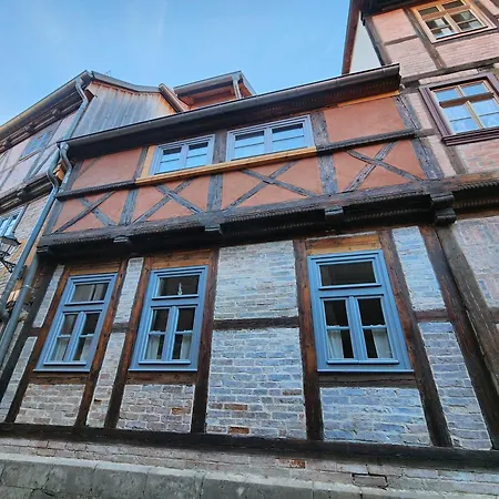 Fachwerkzeit Haus Mit Zwei Кведлинбург